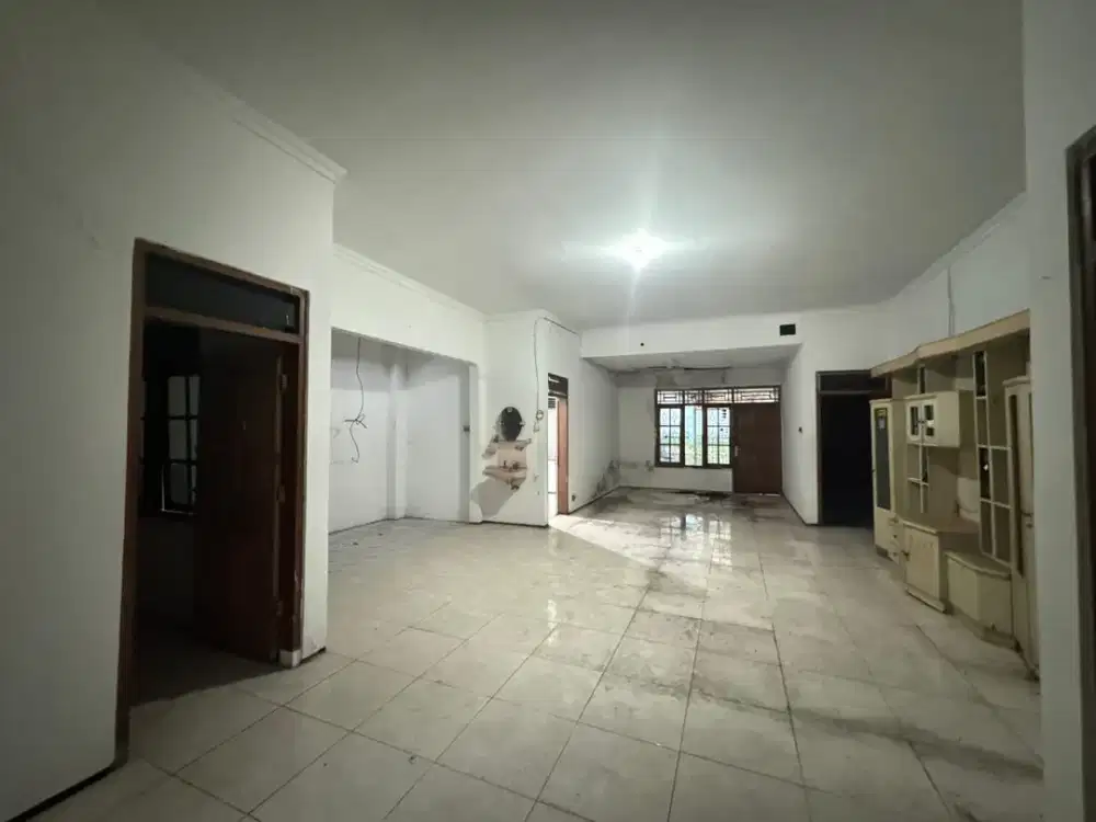 DISEWAKAN RUMAH ATAU KANTOR DI ABDURAHMAN SALLEH SEMARANG BARAT