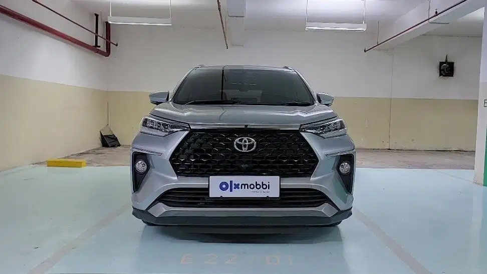 TDP 11JT Toyota Avanza 1.5 New Veloz CVT Bensin-AT Silver 2022