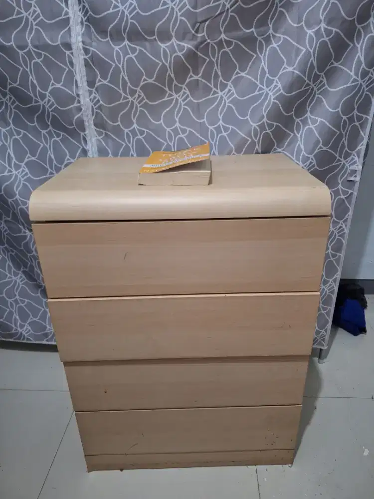 Dijual lemari 4 laci ikea warna wood