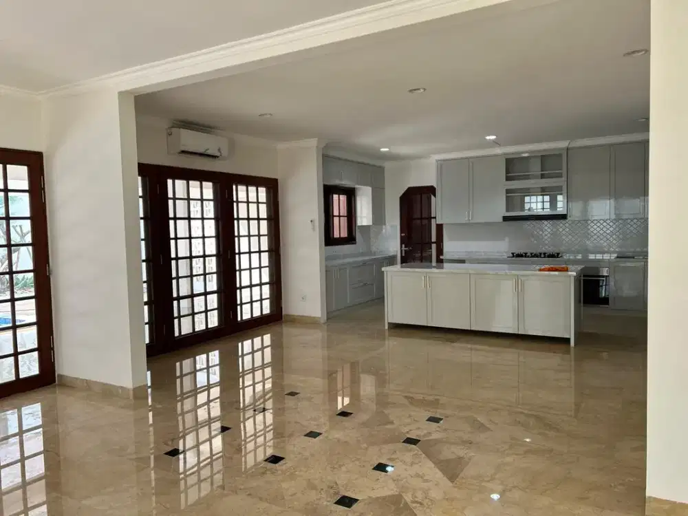 DIJUAL CEPAT Rumah di Simprug Golf, Jakarta Selatan