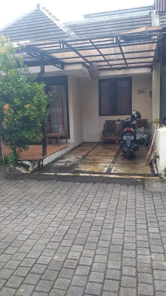 Rumah komplek sekuriti 24jam