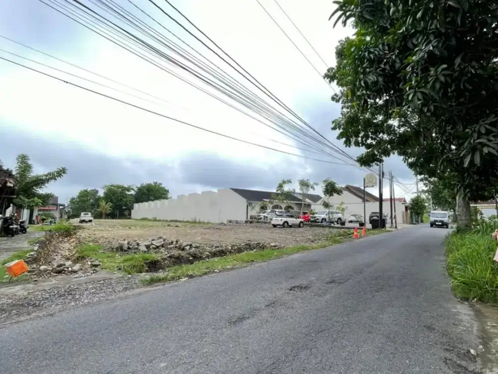 Wow! Tanah Utara UGM, Nempel Area Mahika Villas, Tepi Jalan Aspal Utama