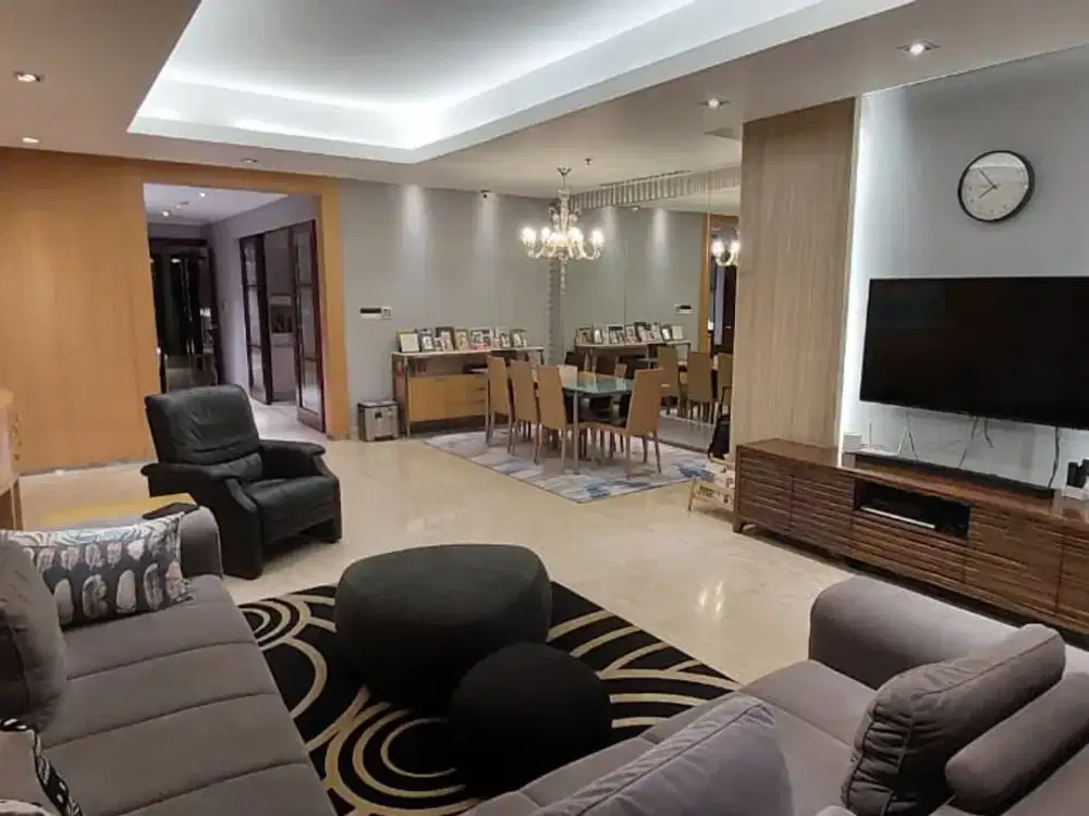 Dijual Apartemen Mewah di Pakubuwono Residences, Jakarta Selatan - Luas 303sqm Full Renovated 2+1 BR, Modern Furnished