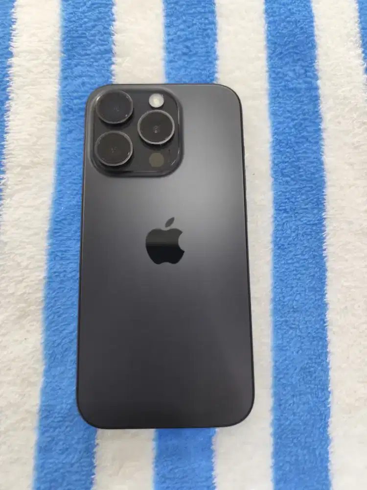 Hp Second IPhone 15 Pro 128GB Resmi I Box Batre Helt 88% Mulus Banget