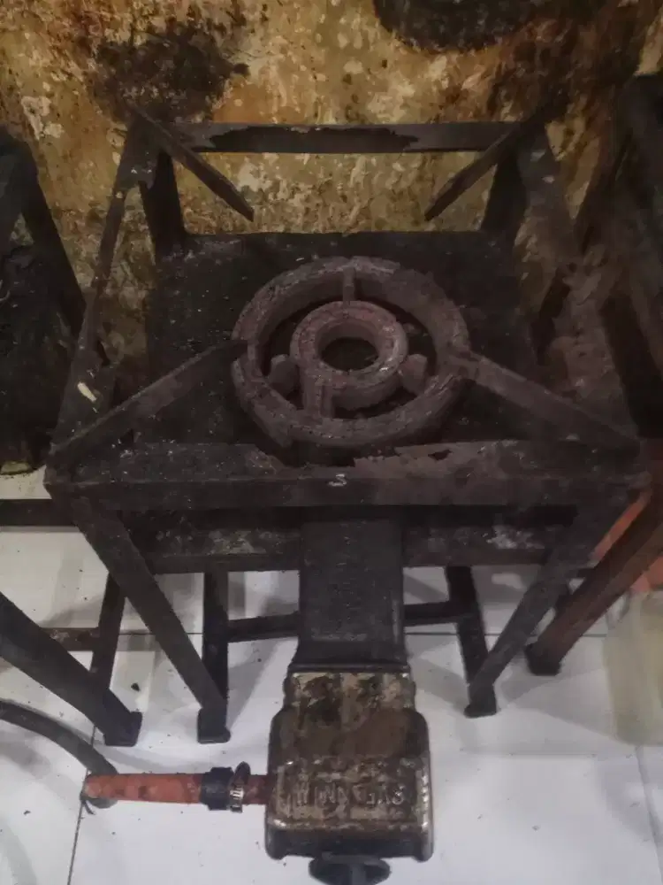 Kompor jos tekanan tinggi