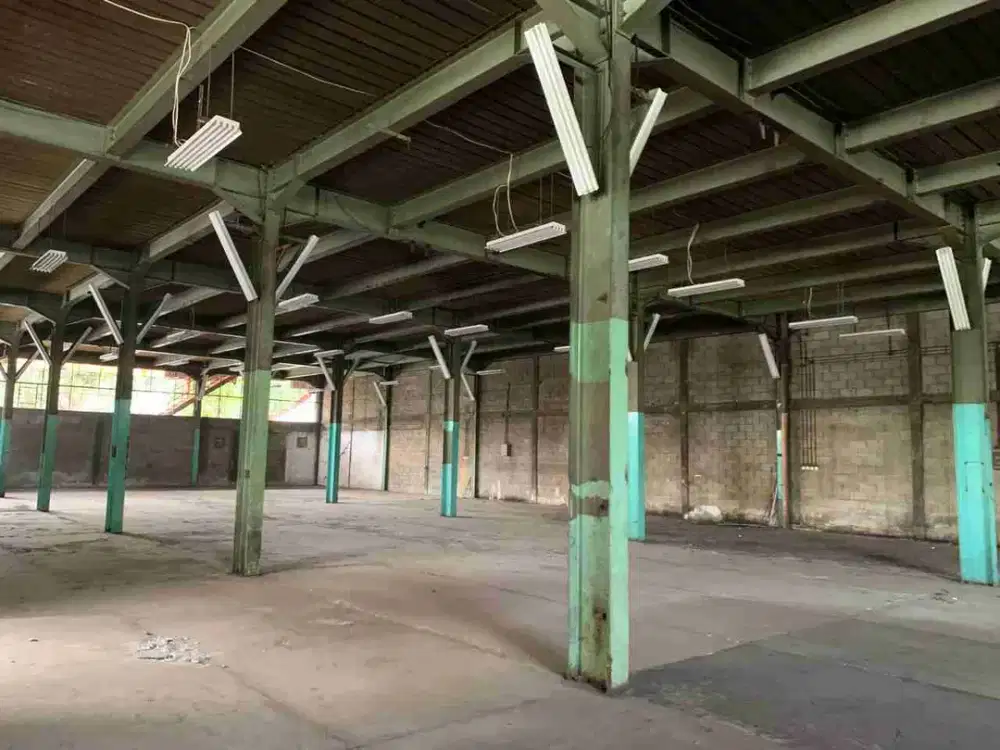 DISEWAKAN GUDANG LUAS 840m² DI KAWASAN JIEP PULOGADUNG