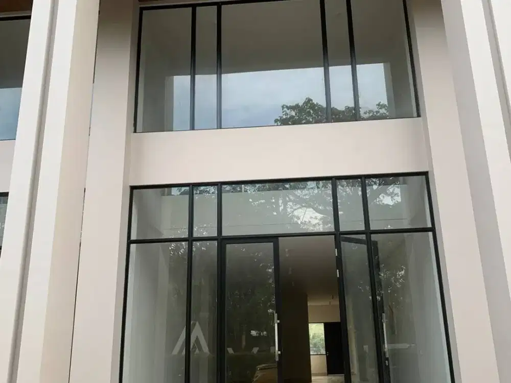 RUKO 4 LANTAI THE AVENUE MERR, STRATEGIS