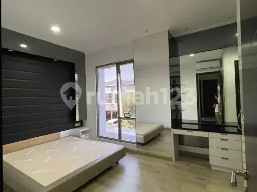 Rumah Golf Island Furnish Mewah Bagus Bisa Kpr