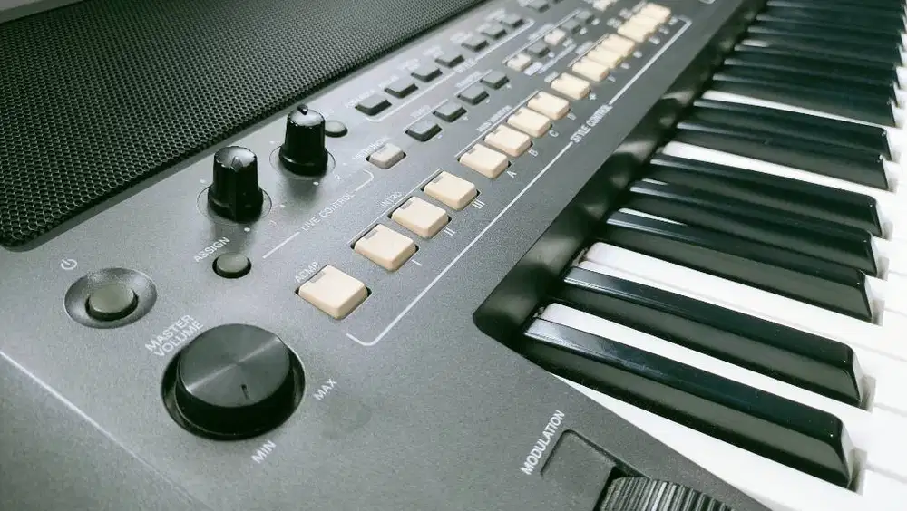 Dijual Keyboard Arranger Profesional Yamaha PSR-S670 BUAT ORTUNG'AN