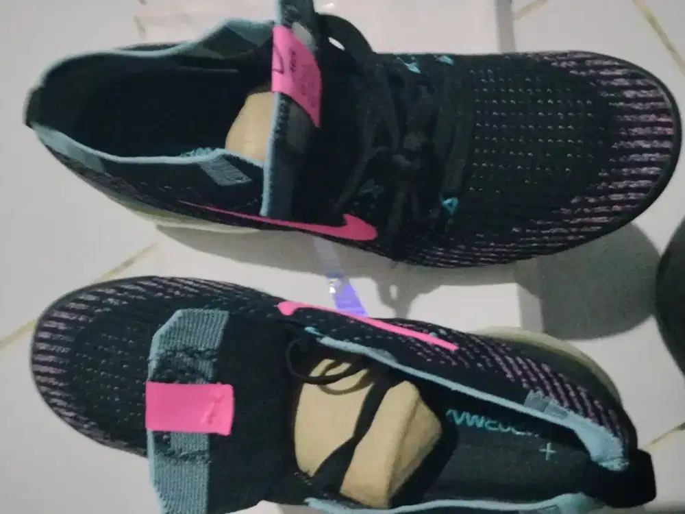 Sepatu olahraga nike  cm fk 3