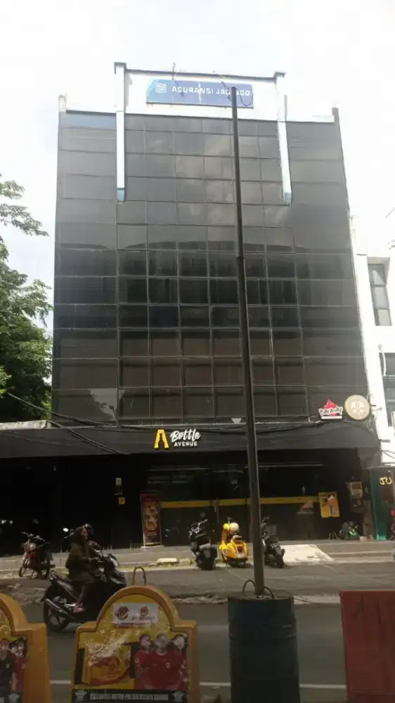 JUAL CEPAT GEDUNG 4 LANTAI – SIAP PAKAI – LOKASI SUPER STRATEGIS