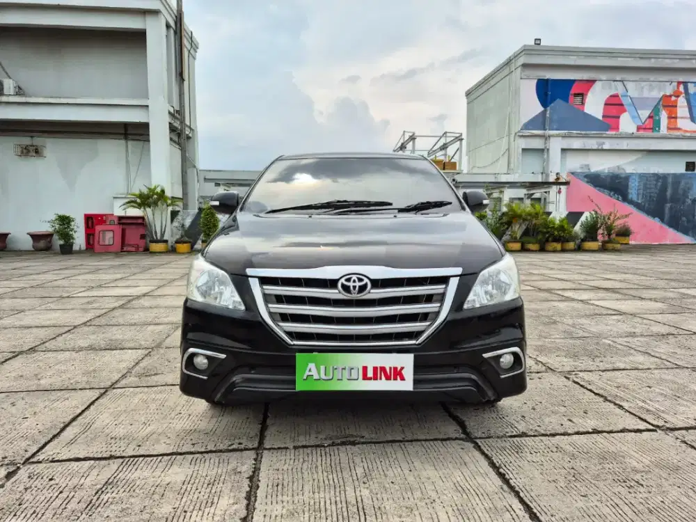 Innova 2.0 V 2013 Matic  BARONG ASLI 2014 hitam 2015 tangan Pertama