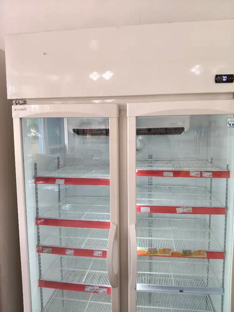 Beverage Cooler/Showcase