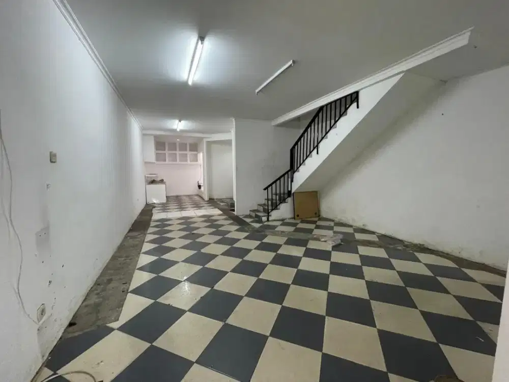 Dijual/Disewakan Ruko 2 LT di MK Raya Uk.5x30m2 Listrik 6.600Kwh