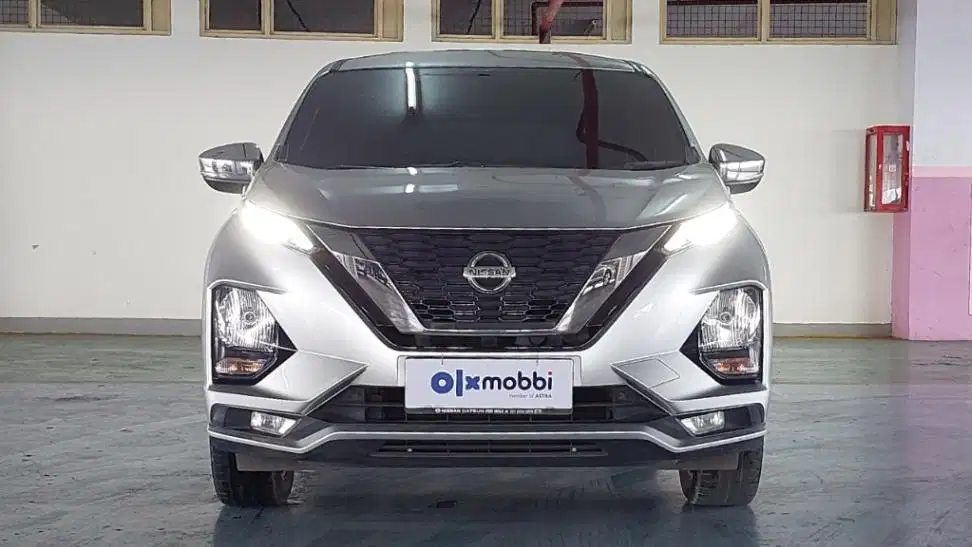 LOW DP Nissan Livina 1.5 EL Bensin-MT 2019 JYC