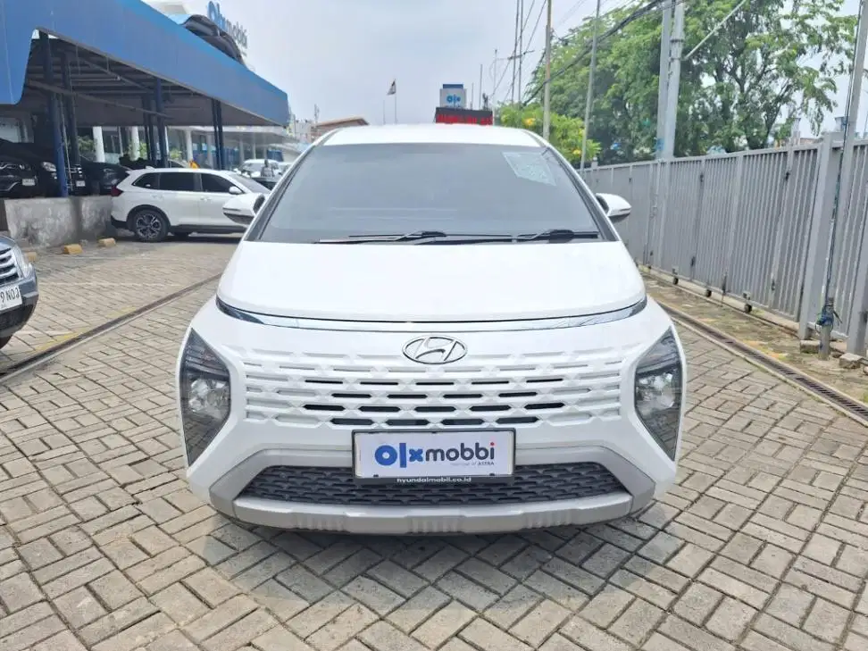 LOW DP Hyundai Stargazer 1.5 Trend Essential Bensin-AT 2025 HZF