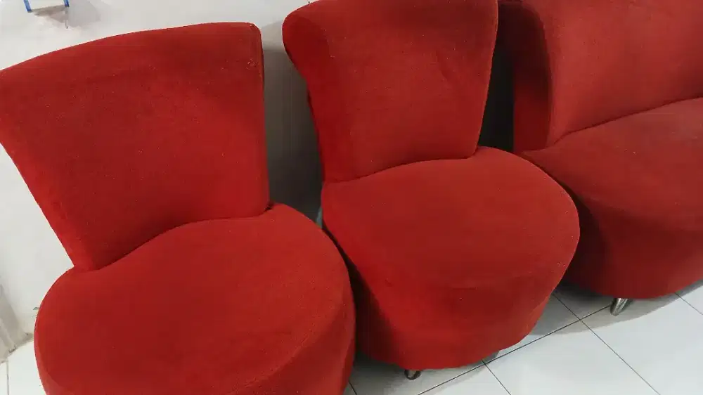 Sofa Merah Kafe/Rumah