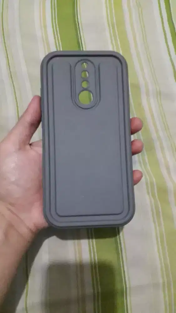 Softcase redmi 8 masih baru