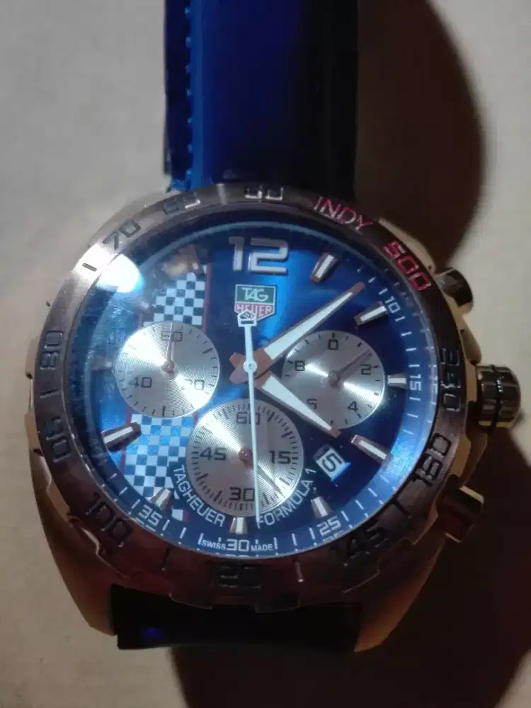Jam Tangan Taghauer Formula One.