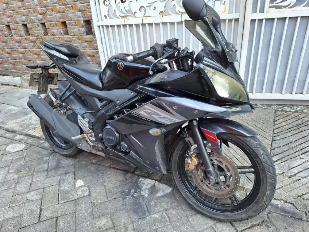 Jual yamaha R 15 2014 kondisi bagus siap pakai