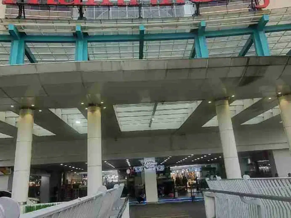 Area Pertokoan Thamrin city, sangat komersil, langsung ada penyewa . lokasi strategis di Thamrin city