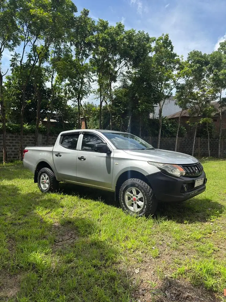 Mitsubishi Triton Hdx 4x4 2.5 MT Solar 2017