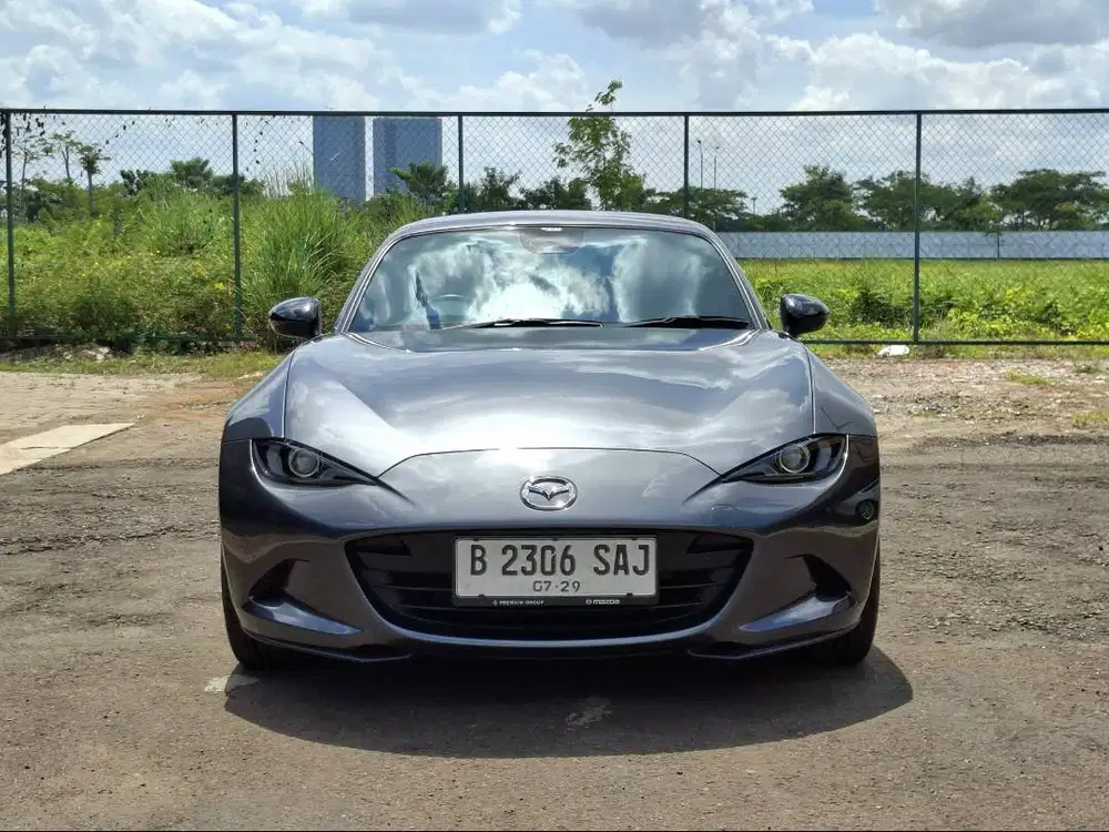 (Km 7 Rb) Mazda MX5 RF 2.0 AT. Skyactive G. Tahun 2024. Abu abu.