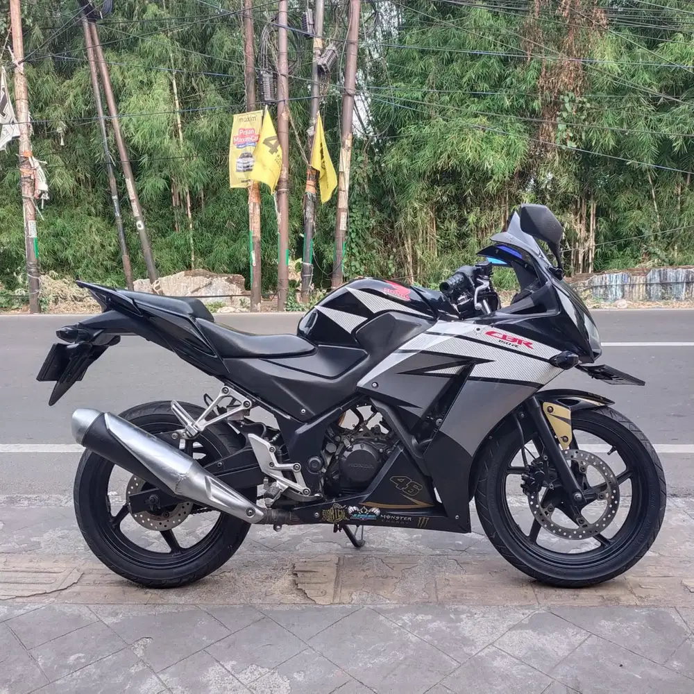 Honda CBR 150 2015 Orisinil Mesin Aluss Lengkap Bagus