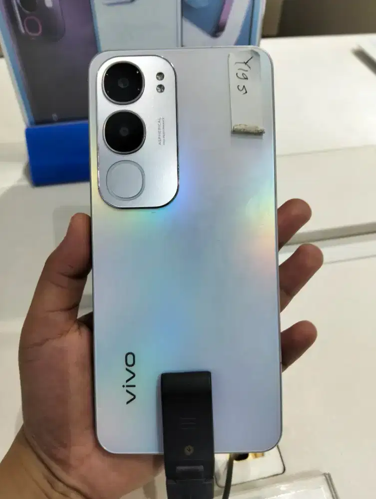 vivo y19s ram 4+4 /128