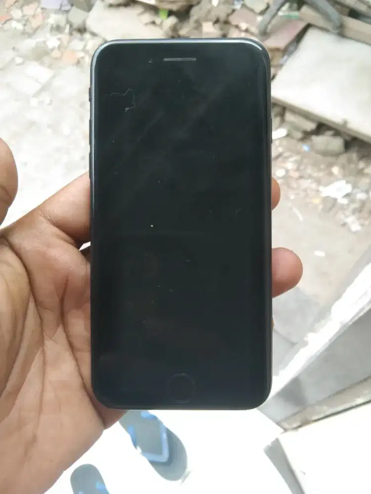 Iphone SE 2 mau dimahar