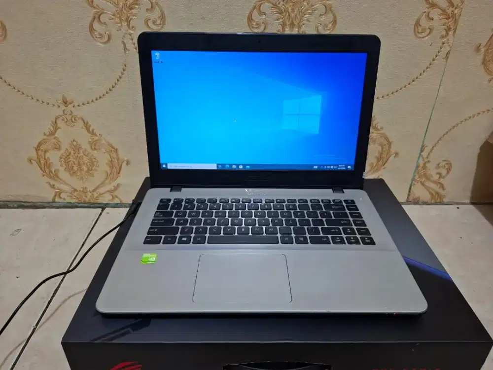 Laptop Asus X442UR -Intel CORE I5 GEN8 -SSD 256GB -8GB -Desaigner -
