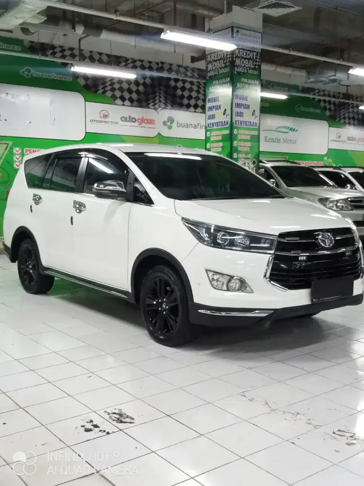 Toyota Venturer 2.4 AT 2018 Low km DP minim