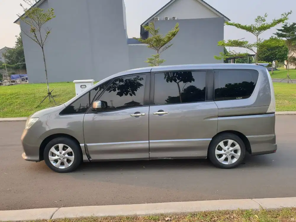 Nissan Serena 2013 Bensin