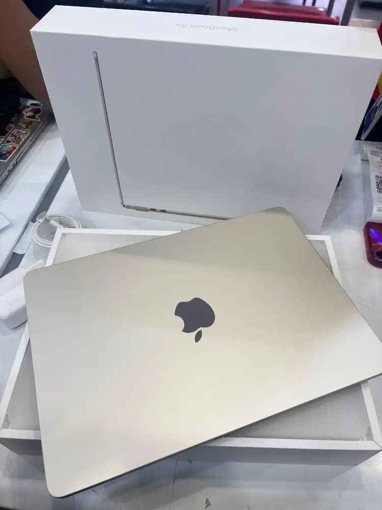 MacBook Air M2 16/256gb