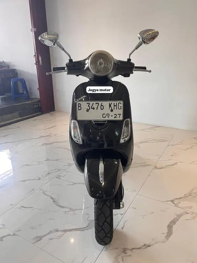 (A) Vespa Piaggio LX Tahun' 2012