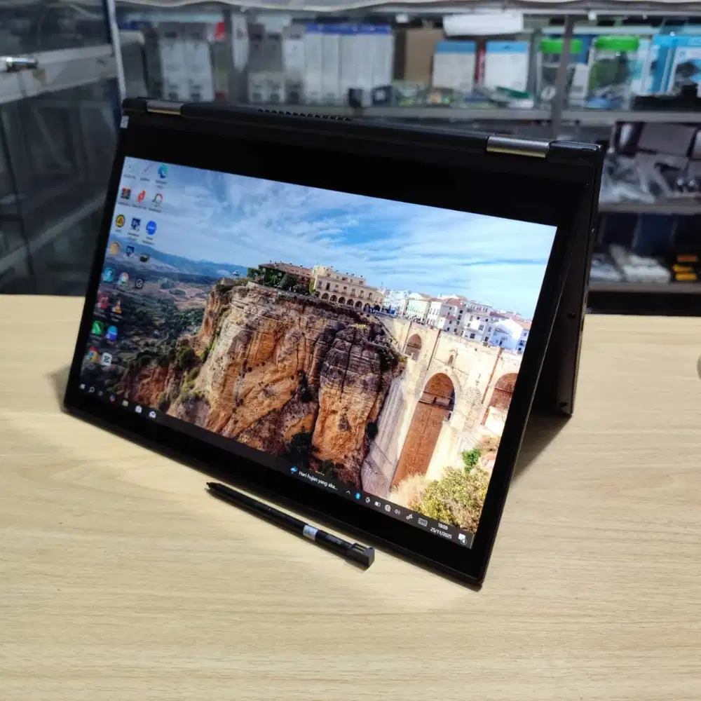 Laptop Lenovo Thinkpad Yoga X370 Intel Core i5 7th Flip Touchcsreen Pe