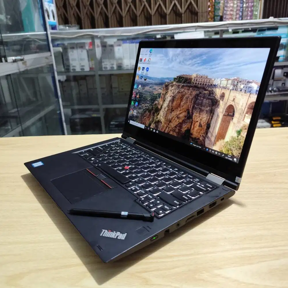 Laptop Lenovo Thinkpad Yoga X370 Intel Core i5 7th Flip Touchcsreen Pe