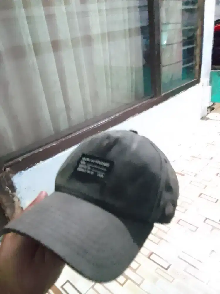 Topi New Era dan Hodie