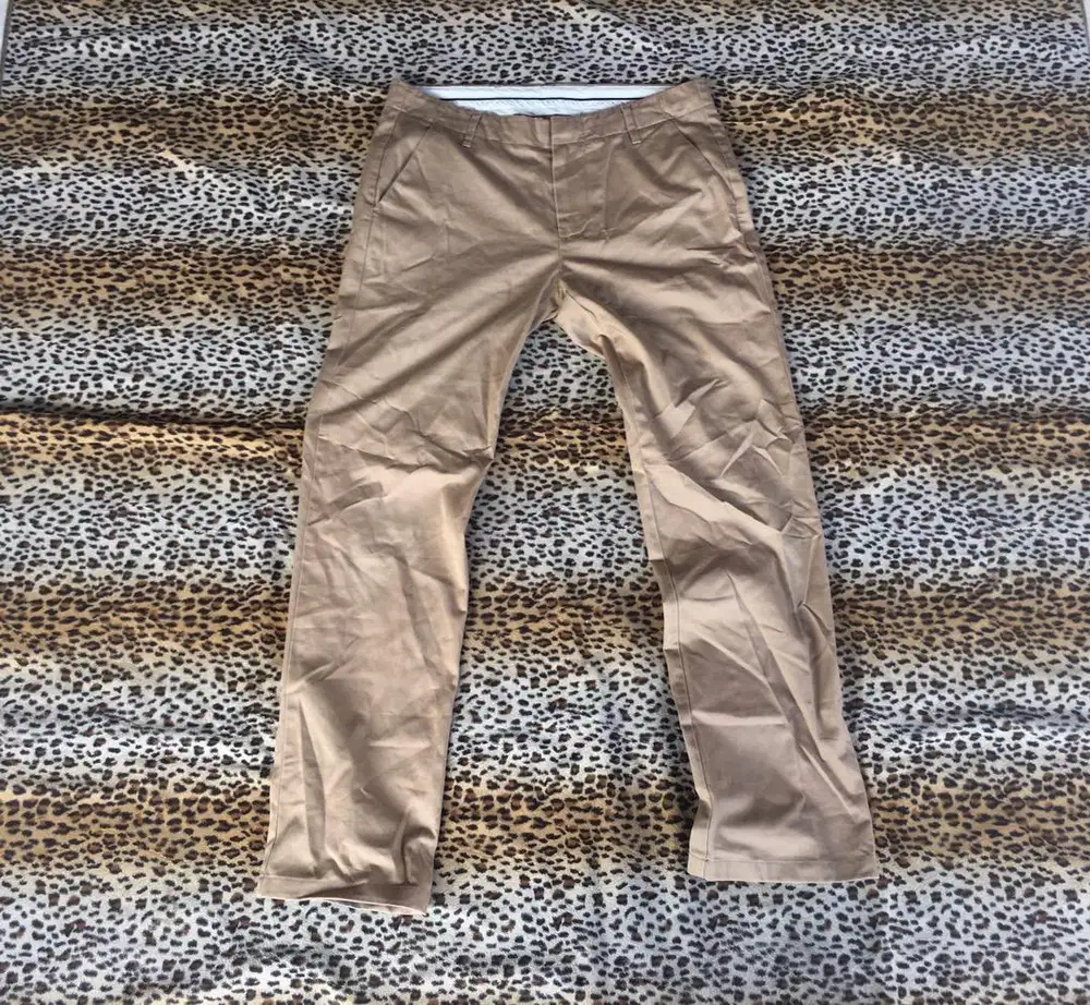 Celana chinos giordano