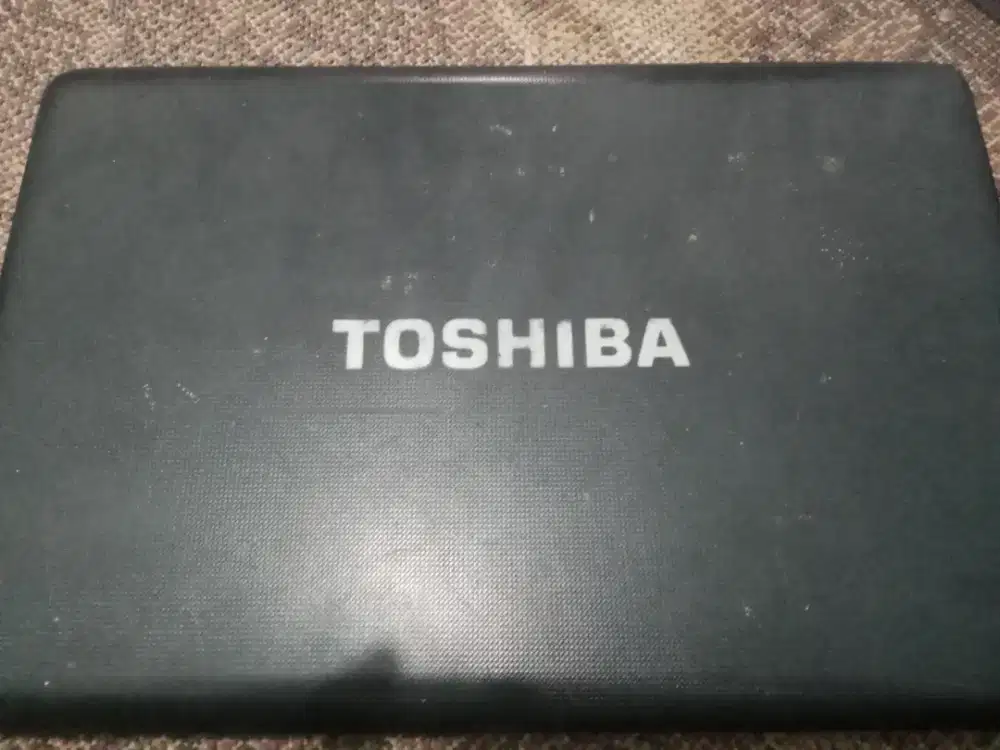 Lapto Thosiba bekas