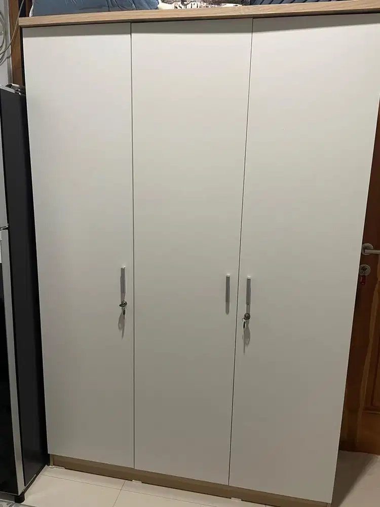 Pira Metropolis - Aruna 3PS Lemari Pakaian Medium 3 Pintu Full Rak