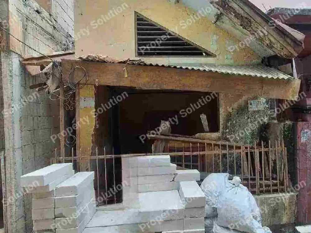 RUMAH TUA DI UTAN KAYU DEKAT UNJ PRAMUKA MATRAMAN MURAH