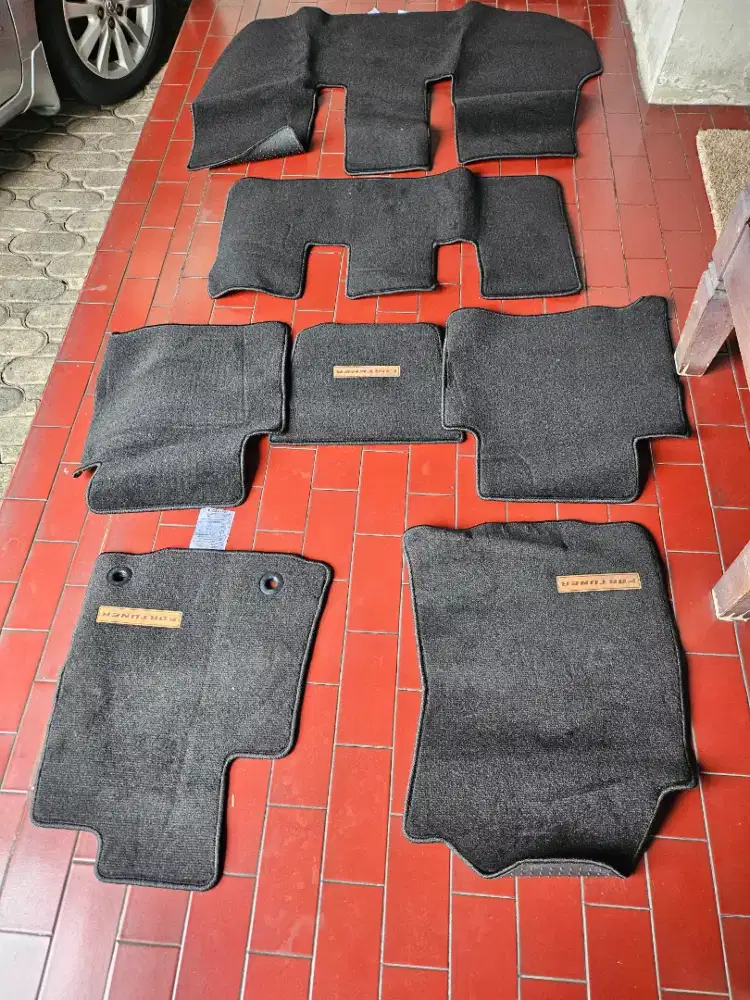 Karpet bludru ori fortuner gr bawaan mobil dari toyota