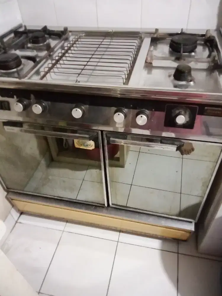 Kompor gas Modena 4 tungku + oven