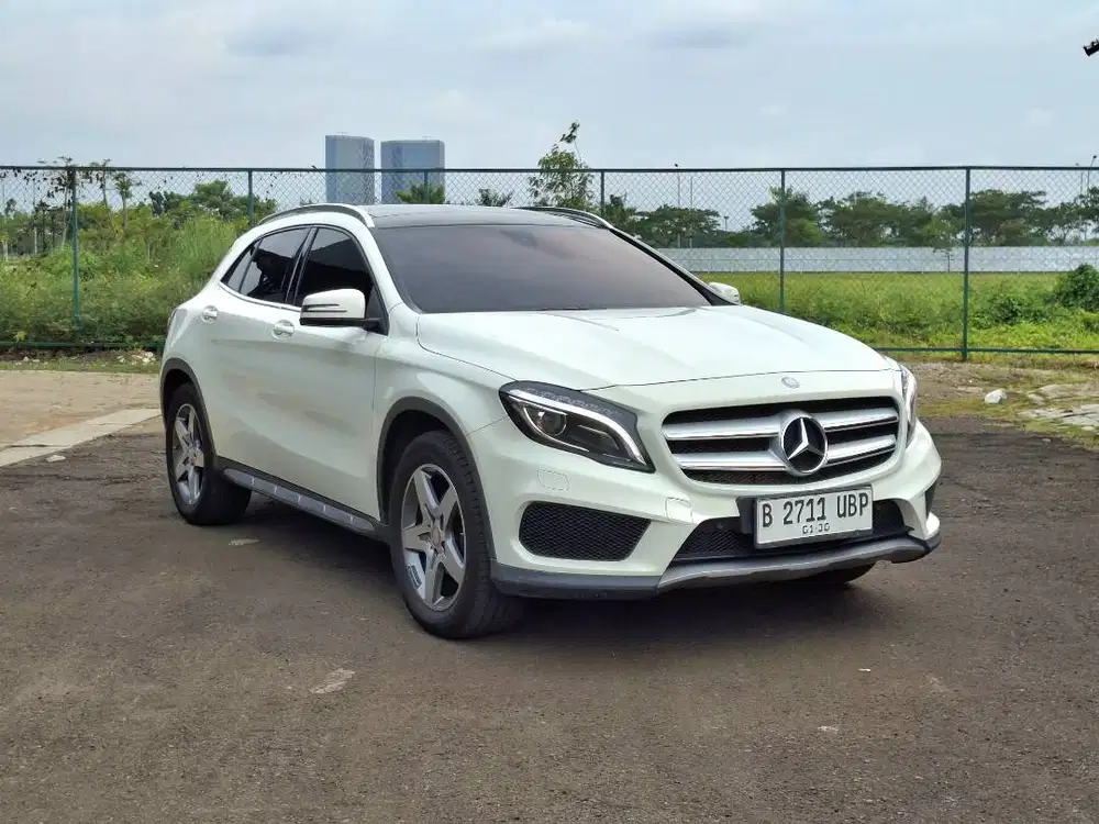 (km 33rb)Mercy GLA 200 AMG. Sport. Tahun 2016. Putih. Perfect cond