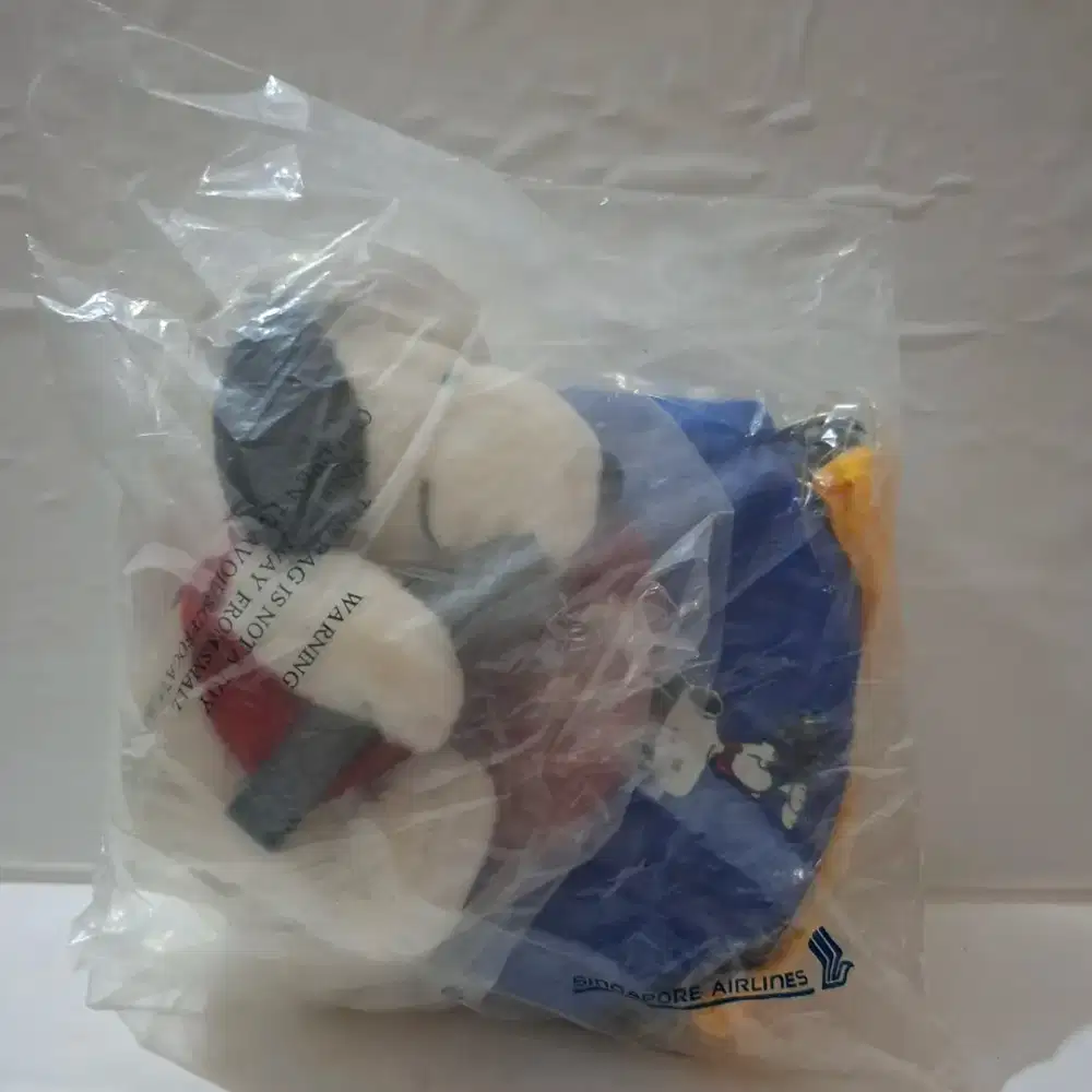 LIMITED EDITION: Boneka Snoopy, Singapore Airlines