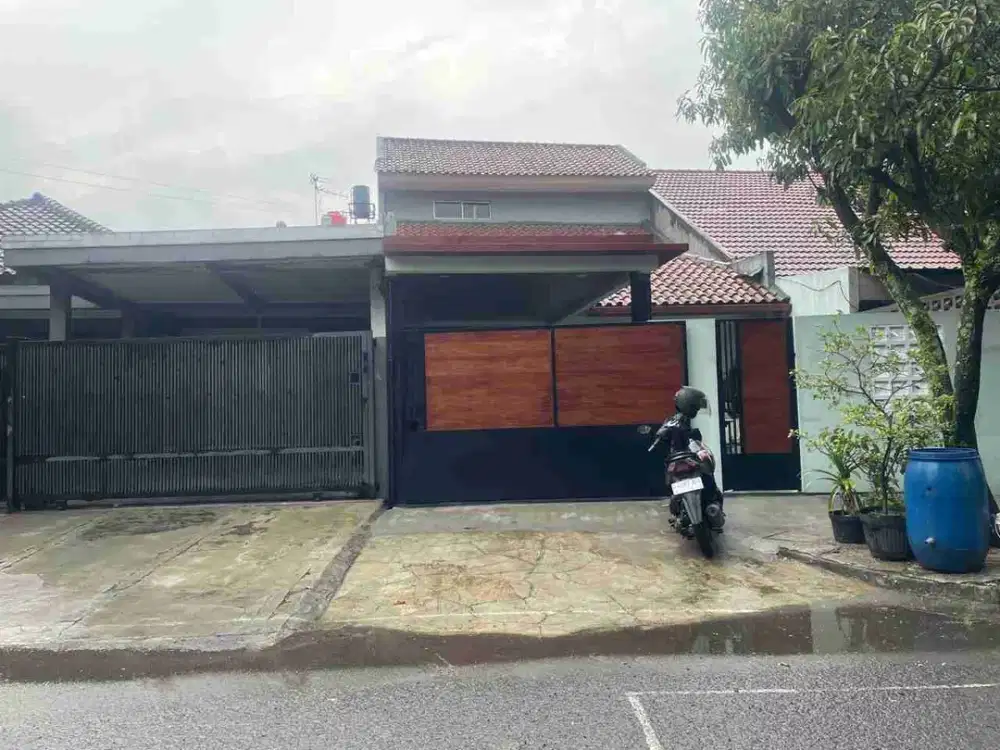Dijual Rumah Strategis Siap Huni di Antapani Lokasi Bebas Banjir dekat ke Arcamanik Bandung