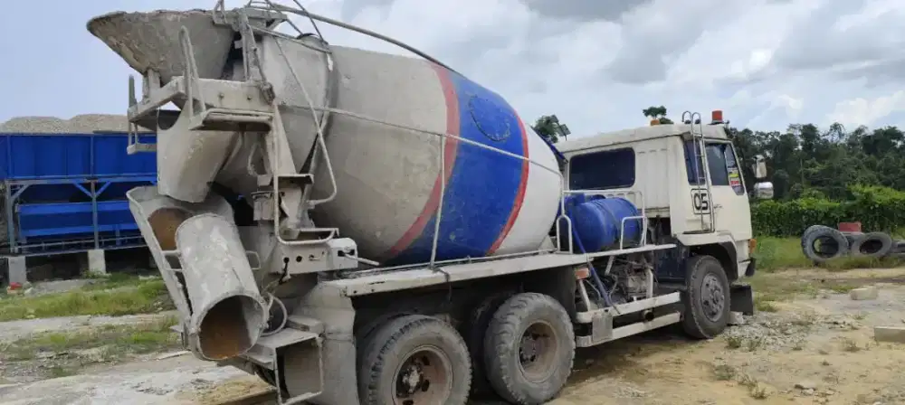 Di jual truck mixer 2 unit (2009 dan 1999)