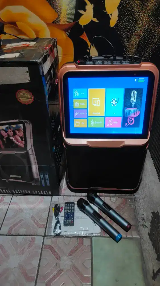 Salon portable + layar noise 10 inci