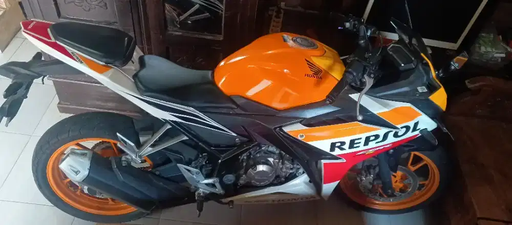HONDA REPSOL CBR 150R 2016